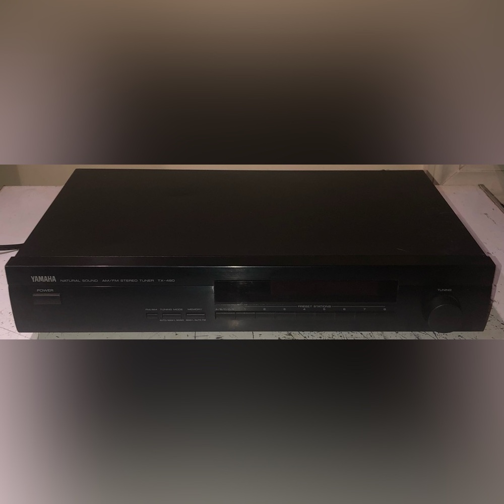 YAMAHA Natural Sound AM/FM Stereo Tuner TX-480